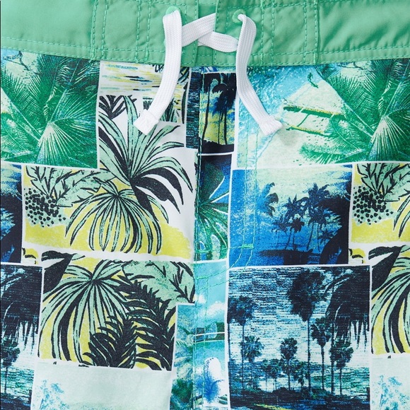 NWT- Tommy Bahama Paradise Swim Trunks - S or M - Picture 2 of 10